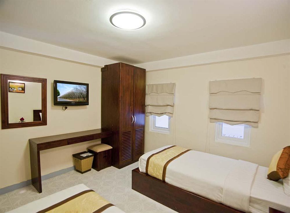 Oyo 438 Small Bay Hotel Хошимін Екстер'єр фото
