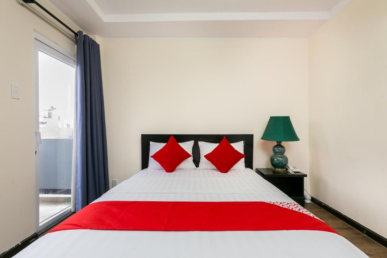 Oyo 438 Small Bay Hotel Хошимін Екстер'єр фото